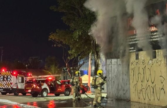 Incêndio atinge borracharia no Guará durante a madrugada