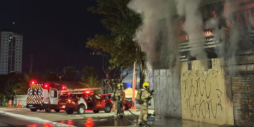Incêndio atinge borracharia no Guará durante a madrugada